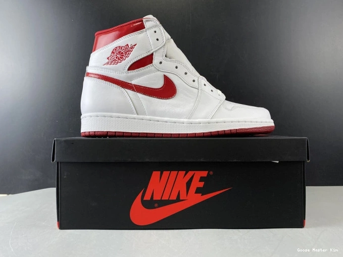 Air Jordan (2017) 555088-103 1 Retro Metallic Red 0820